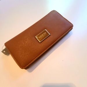 GUESS Factory Women's Abree Logo Saffiano Slim Trifold Wallet